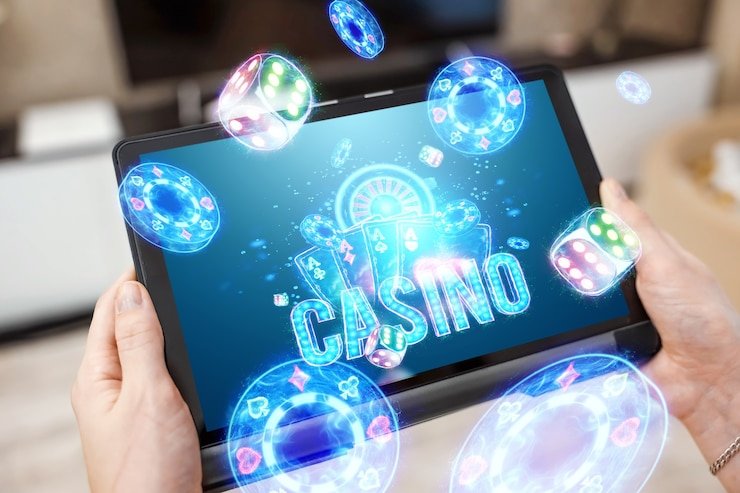 Live stream camera switching between dealer face and card table close-up during round